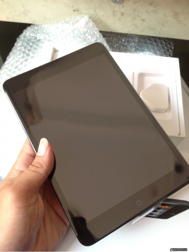 (圖多廢話多)今日入手之IPAD MINI!