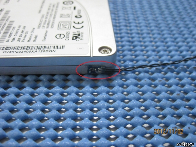 2010 Mac mini 換 SSD 時, 將 温度感應器 安裝至 SSD 的方法
