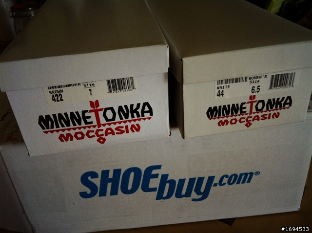 國外購物網站買的Minnetonka Moccasin(莫卡辛)今天收到了