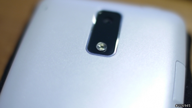 有點lag的購入白HTC J