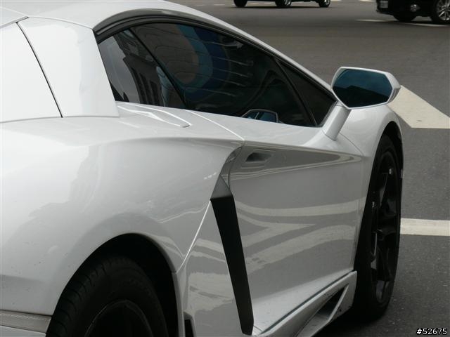 巧遇純白Lamborghini LP700-4 + 更猛的 Koenigsegg CCR