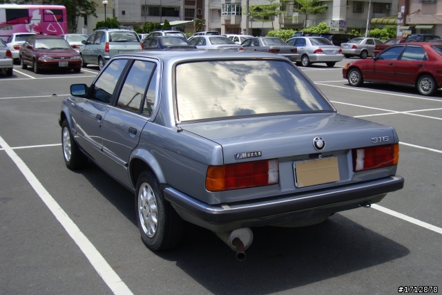 經典BMW E30....