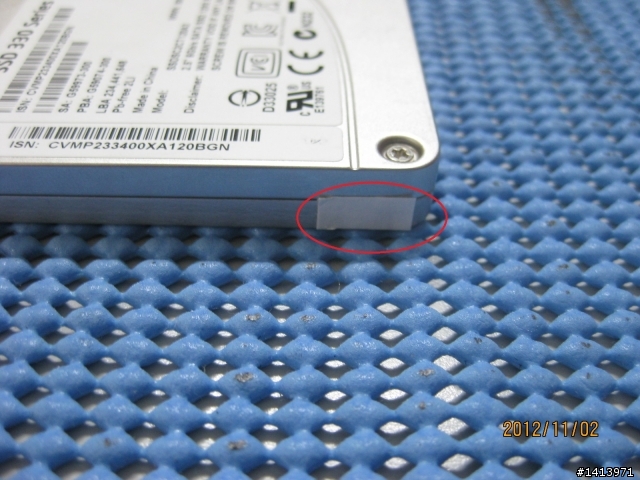 2010 Mac mini 換 SSD 時, 將 温度感應器 安裝至 SSD 的方法