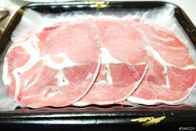 【分享】過完立冬吃火鍋囉!!厚道張相撲火鍋肉開吃(箱)!!