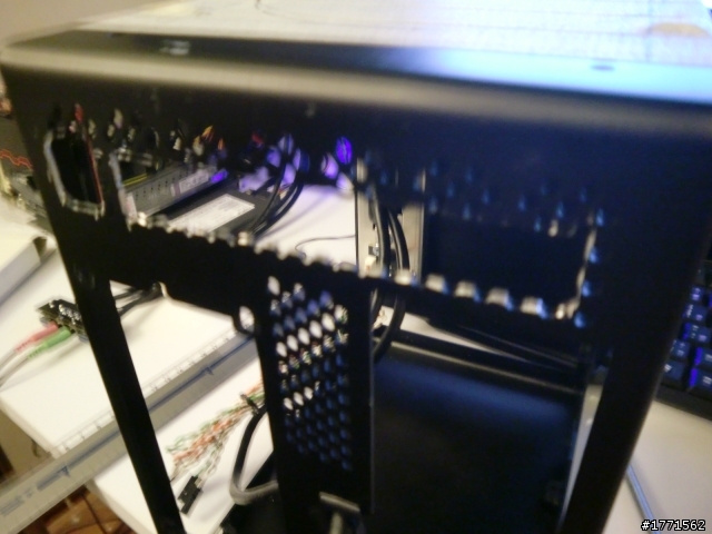 新手裝機 PC-Q11 / PC-Q02 11.28更新 頂部以及底部風扇孔