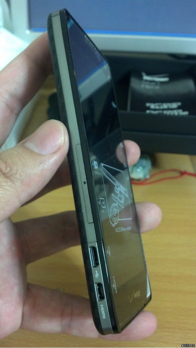 <小開箱>Moto RAZR MAXX HD