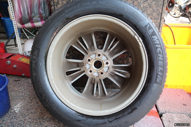 SUV 第一次換胎分享