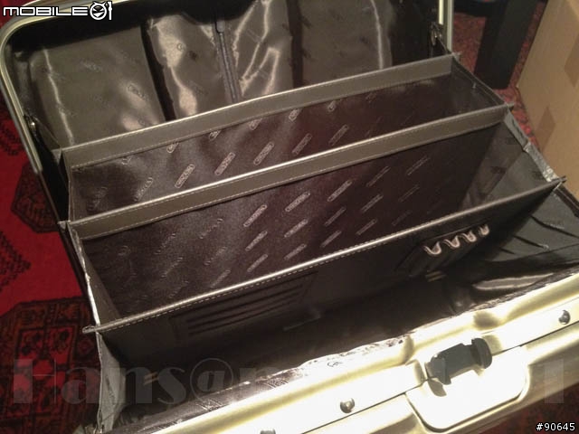 Range Rover x Rimowa限量版行李箱組開箱!