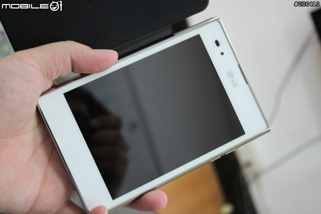 啥!這是什麼怪東西~整個就是大阿~參加LG Optimus Vu試用活動分享
