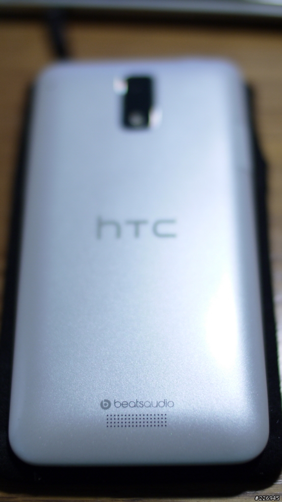 有點lag的購入白HTC J