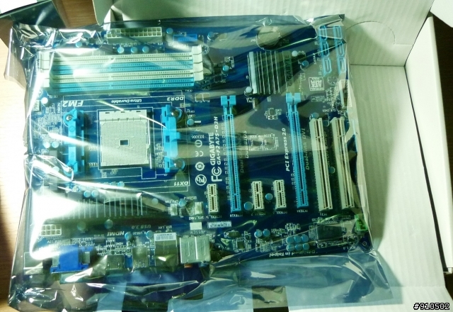 【簡單開箱】技嘉F2A75-D3H & AMD X4-750k
