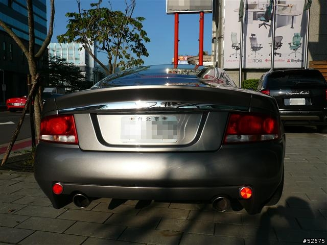 遇到老前輩 Aston Martin V12 Vanquish