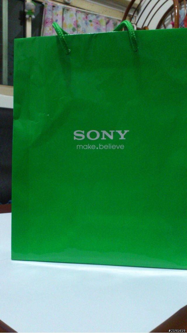 買到XPERIA V了!完整開箱文~