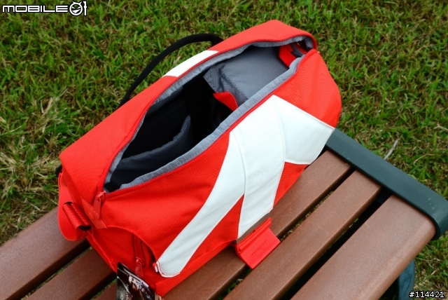 【分享開箱】Manfrotto Unica V Messenger 相機側背郵差包