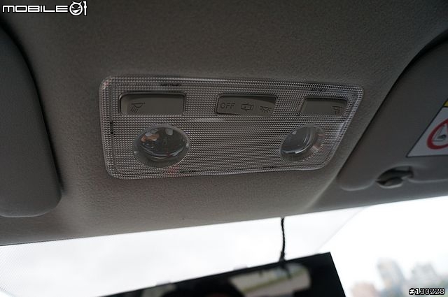 我的哆啦藍PRIUS C開箱