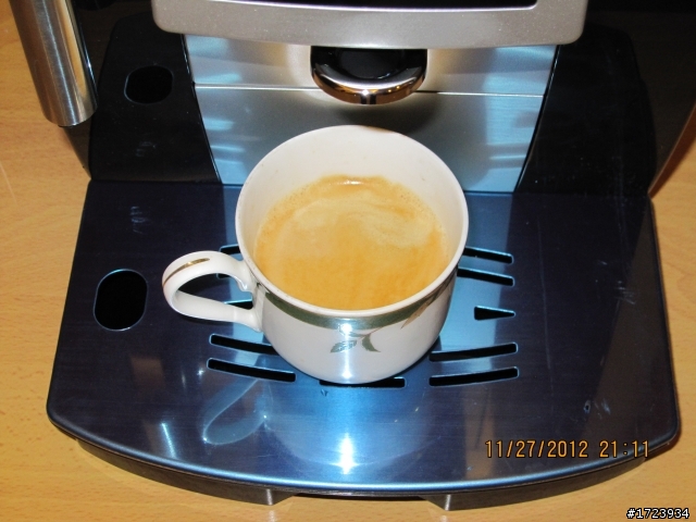 第100篇有效文紀念--- Delonghi ECAM 23210 簡單開箱