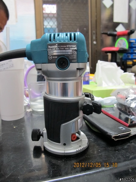 Makita 牧田 6段 可調速 修邊機 雕刻機 - RT0700C - 開箱