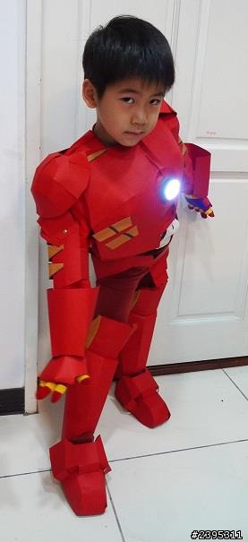 兒子變身 IRON MAN - 媽媽開心繪製五歲鋼鐵人