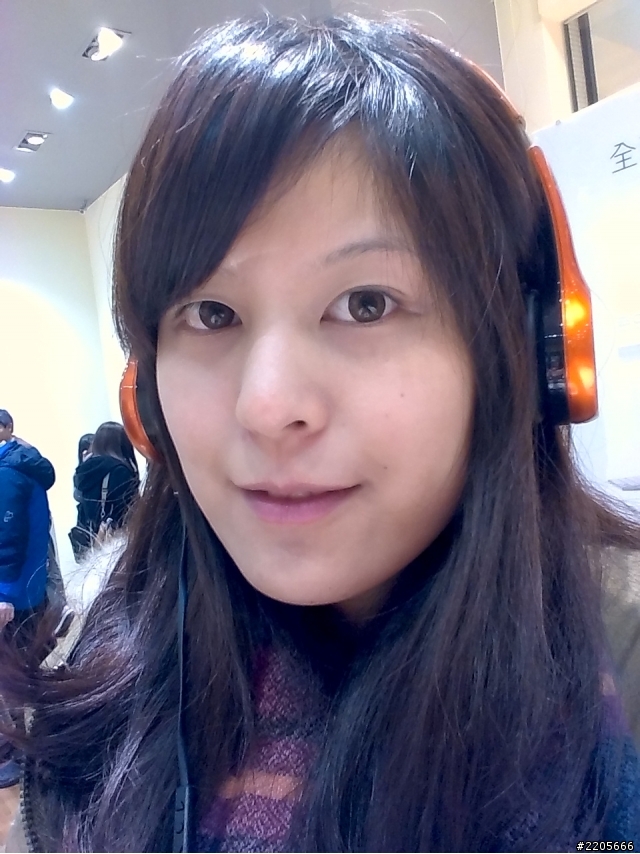 換了PadFone 2冬季限定雪白,心情好雀躍^_^