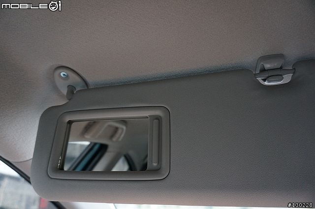 我的哆啦藍PRIUS C開箱