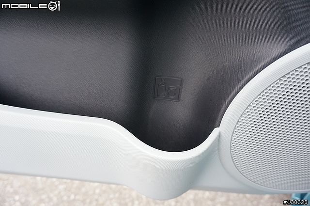 我的哆啦藍PRIUS C開箱