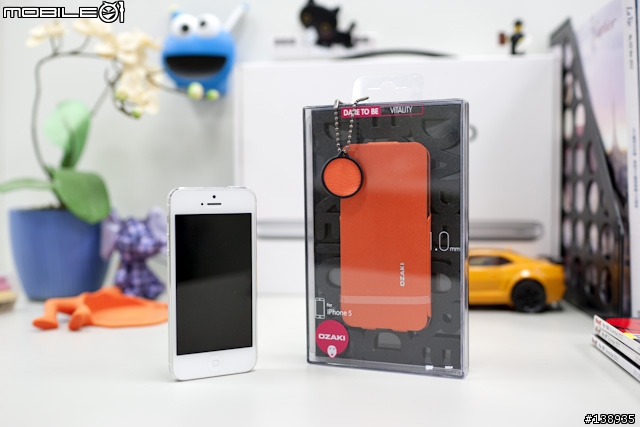 不一樣的開箱文,iPhone5新衣入荷-OZAKI手機保護套二連發!