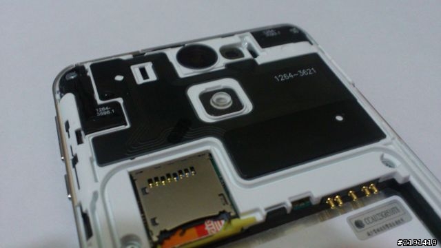 買到XPERIA V了!完整開箱文~
