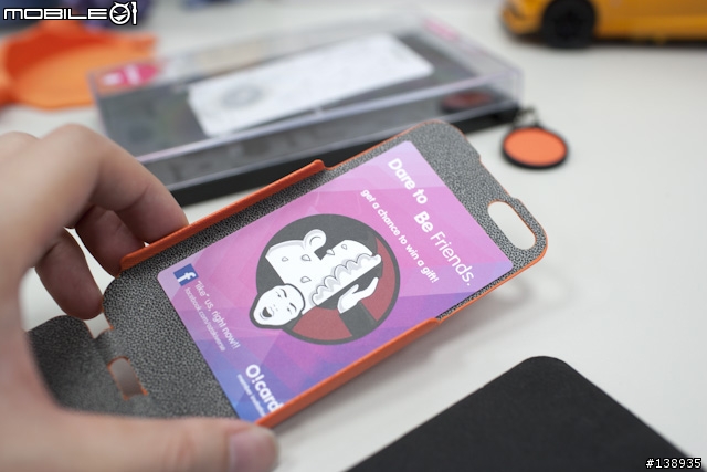 不一樣的開箱文,iPhone5新衣入荷-OZAKI手機保護套二連發!