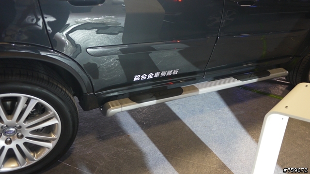 ((V40燒開箱-搶先看)) 車展第一PO 多圖有車內實拍^^ 價格不明