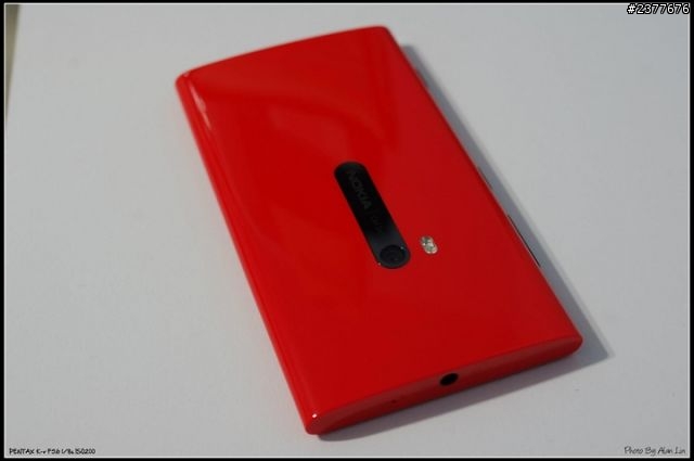 騷包紅 Lumia 920 & Bone / Phone Scribble 螢光綠跳 Tone 開箱
