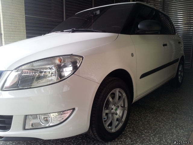 2013年式 skoda fabia 1.6 開箱