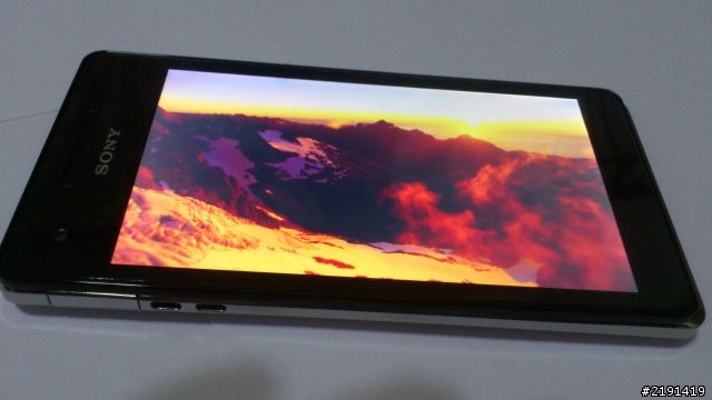 買到XPERIA V了!完整開箱文~