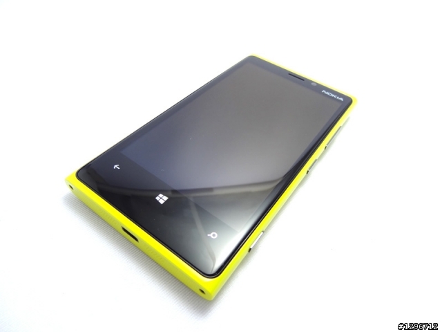 【幸福】滿意到溢出來了~Nokia Lumia 920小小開箱文