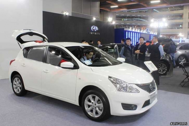 【2013年末日新車大展】香車美人一如往昔(圖多)