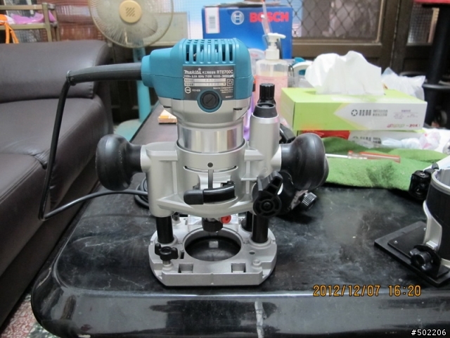 Makita 牧田 6段 可調速 修邊機 雕刻機 - RT0700C - 開箱