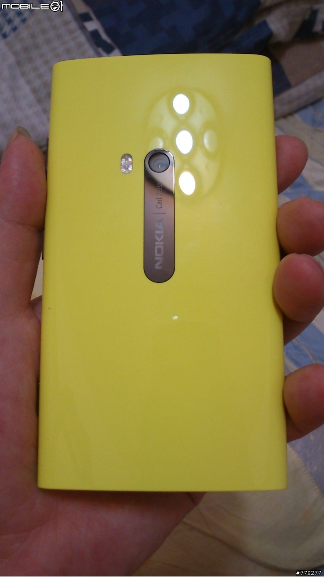 Nokia Lumia 920 黃色簡易開箱