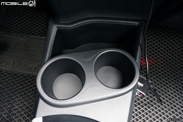 我的哆啦藍PRIUS C開箱