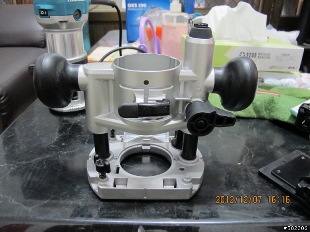 Makita 牧田 6段 可調速 修邊機 雕刻機 - RT0700C - 開箱