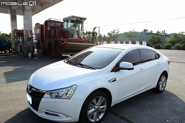 開著Luxgen S5加油兼洗車,遇見大傢伙,猜猜看是什麼大車子?