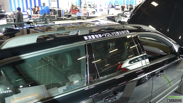((V40燒開箱-搶先看)) 車展第一PO 多圖有車內實拍^^ 價格不明