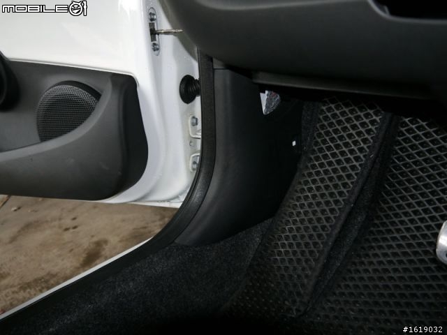 Peugeot 107 安裝 速控鎖 及 中控開關
