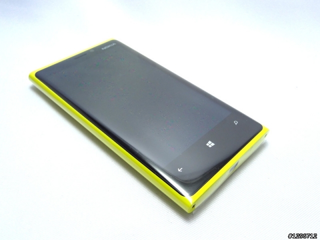 【幸福】滿意到溢出來了~Nokia Lumia 920小小開箱文