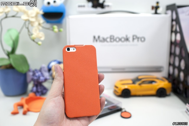 不一樣的開箱文,iPhone5新衣入荷-OZAKI手機保護套二連發!