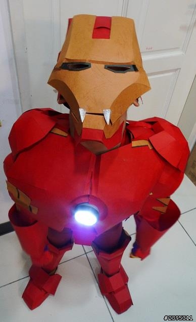 兒子變身 IRON MAN - 媽媽開心繪製五歲鋼鐵人