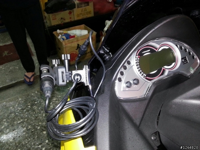 K-XCT 300i 黃色 新增獵豹M2鋼鐵版+便利U