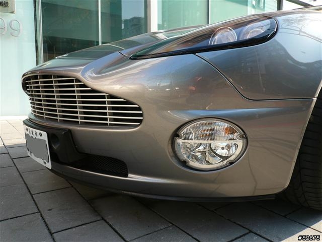 遇到老前輩 Aston Martin V12 Vanquish