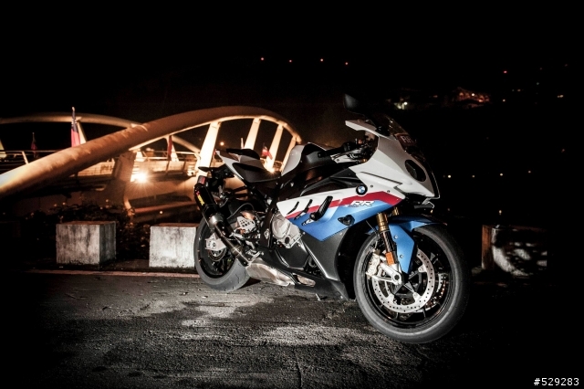 說好的開箱文呢??BMW S1000RR