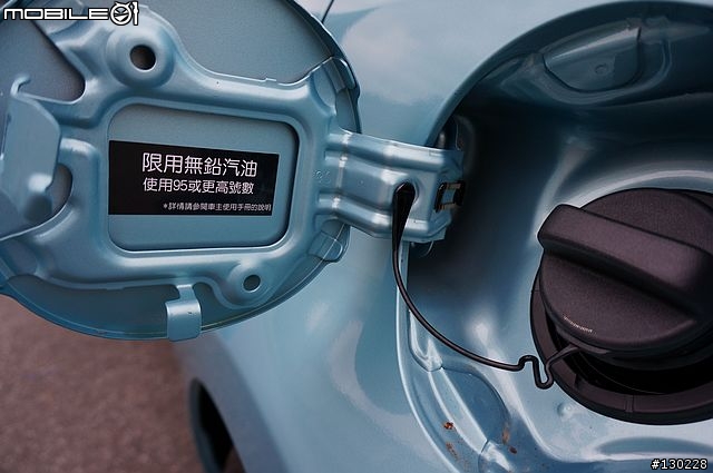 我的哆啦藍PRIUS C開箱