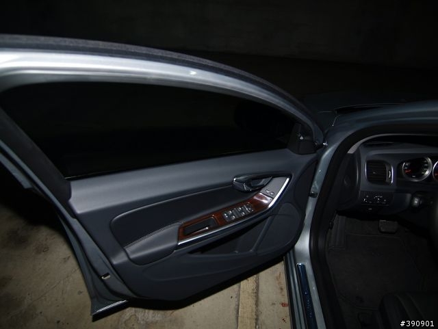 V60 D4旗艦版,sam power chip + R-design 外觀套件