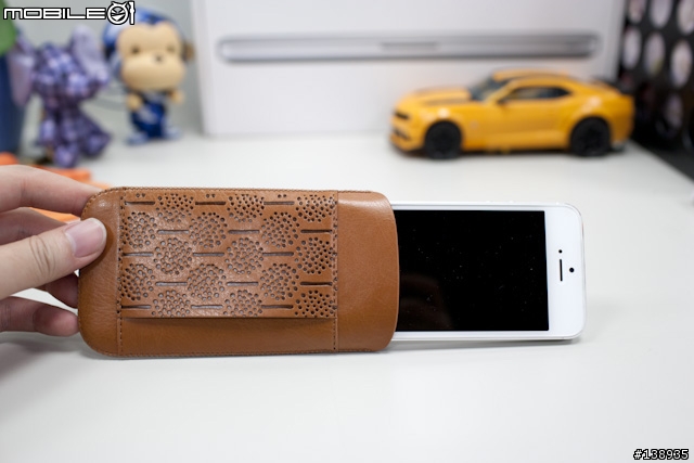 不一樣的開箱文,iPhone5新衣入荷-OZAKI手機保護套二連發!